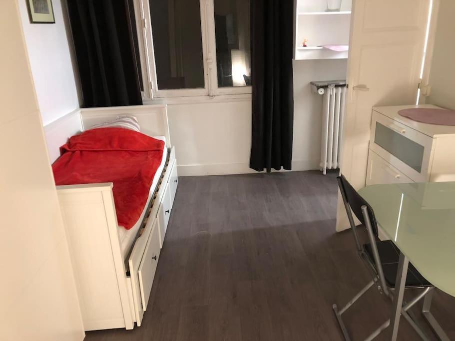 Beau Appartement,Proche De Metro Parigi Esterno foto