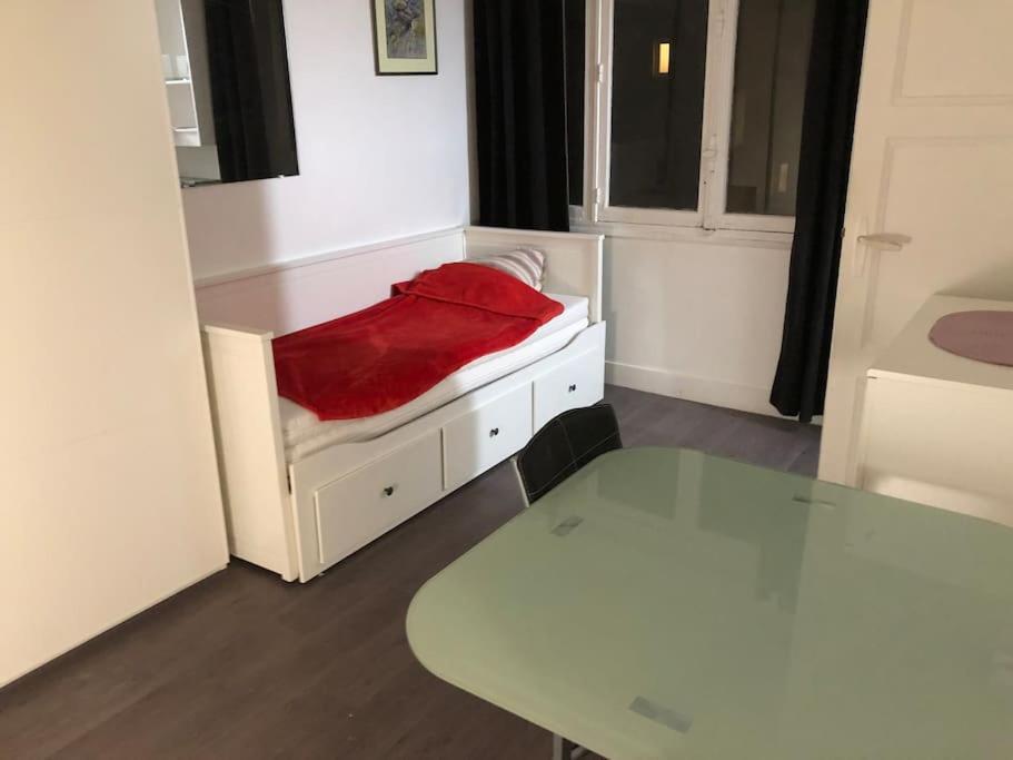 Beau Appartement,Proche De Metro Parigi Esterno foto